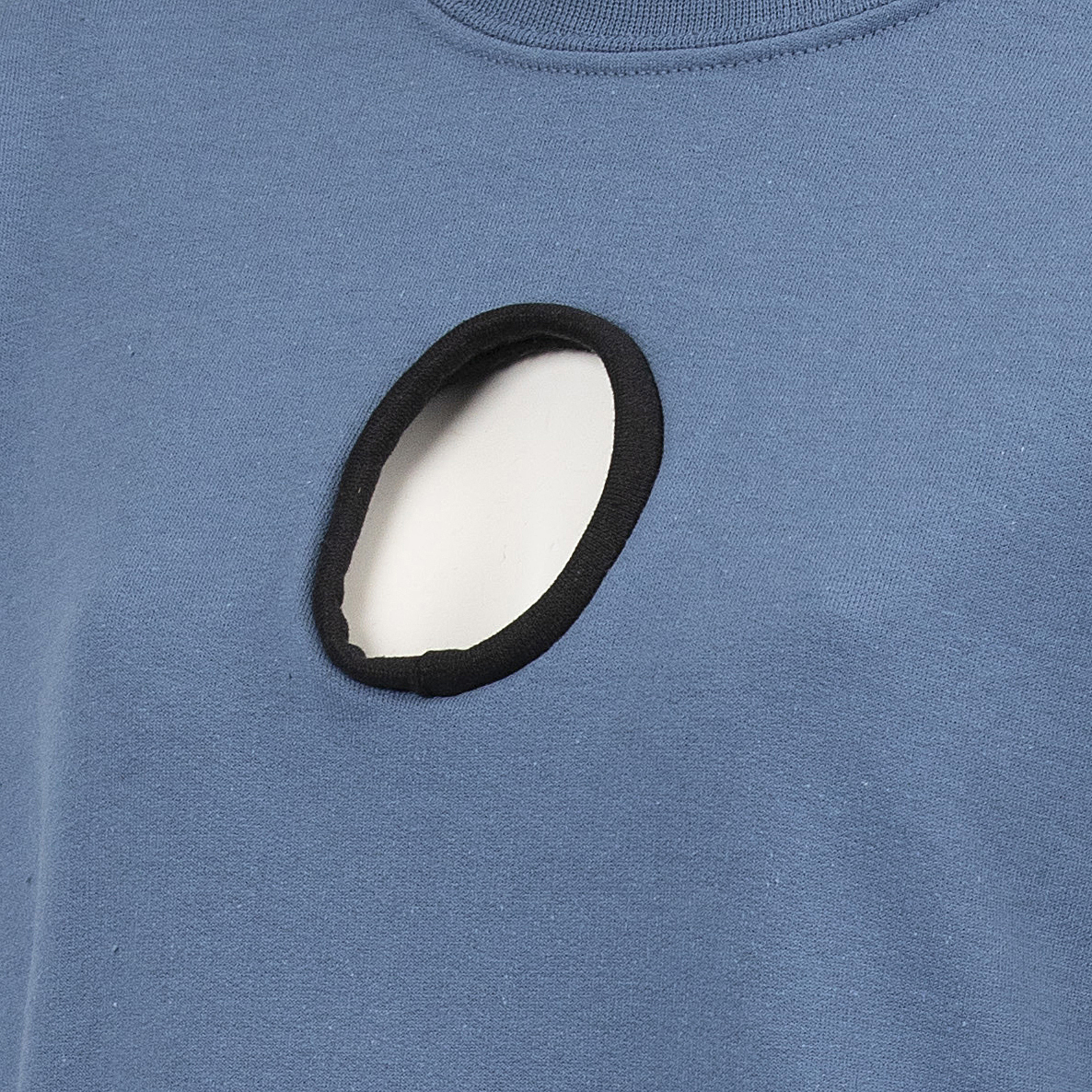 SWEATER BIG HOLE